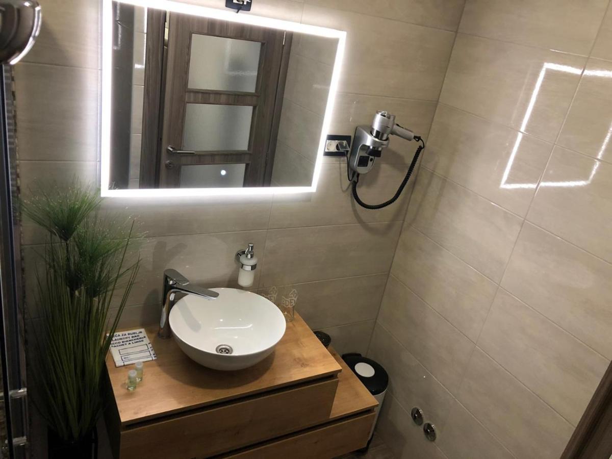 Luxury Rooms Lira Ogulin Kültér fotó